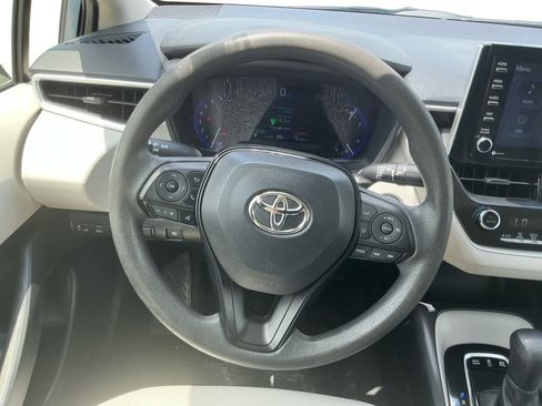 Used 2021 Toyota Corolla LE FWD image 12