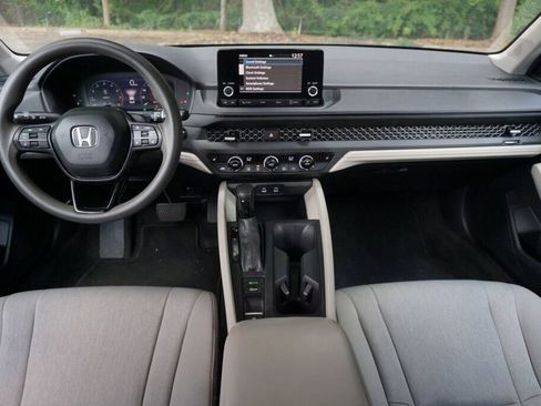 Used 2023 Honda Accord EX image 13