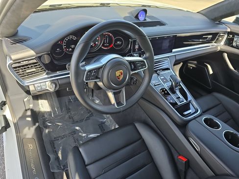 Used 2020 Porsche Panamera GTS image 16