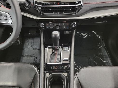 Used 2025 Jeep Compass Trailhawk AWD/4WD image 16