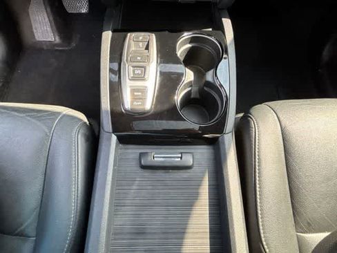 Used 2021 Honda Pilot Touring image 17