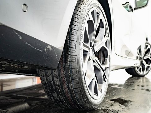 Used 2025 BMW 330i xDrive Sedan image 40