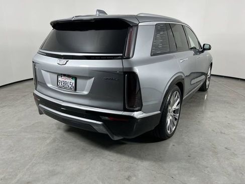 Used 2026 Cadillac Vistiq Premium Luxury AWD/4WD image 8