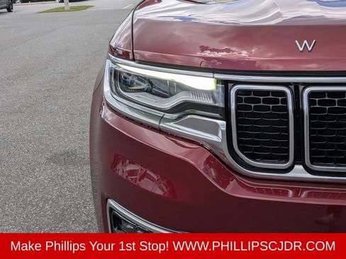 Used 2022 Jeep Wagoneer Series III w/ Premium Group I AWD/4WD image 9