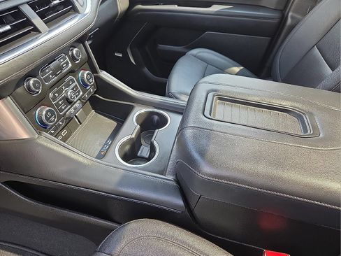 Used 2023 Chevrolet Tahoe Z71 w/ Luxury Package AWD/4WD image 10