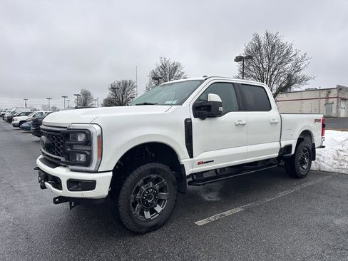 Used 2023 Ford F350 Lariat w/ Lariat Ultimate Package image 2