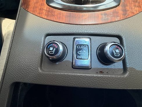 Used 2009 INFINITI G37 Convertible w/ Premium Pkg RWD image 6