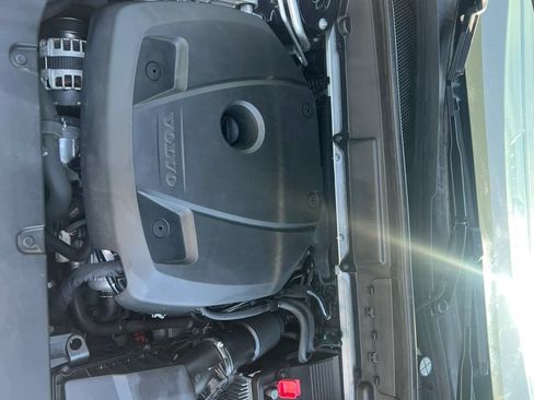 Used 2018 Volvo XC60 T5 Inscription w/ Convenience Package AWD/4WD image 8