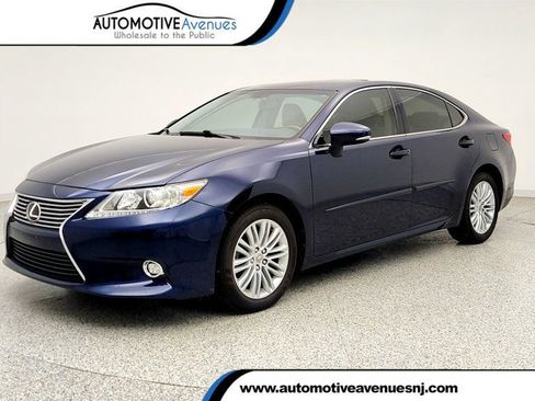 Used 2015 Lexus ES 350 w/ Luxury Package FWD image 1