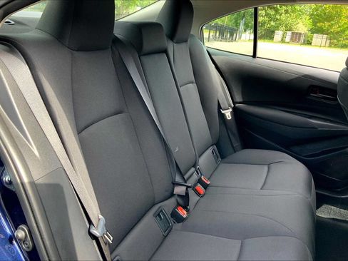 Used 2025 Toyota Corolla LE FWD image 19