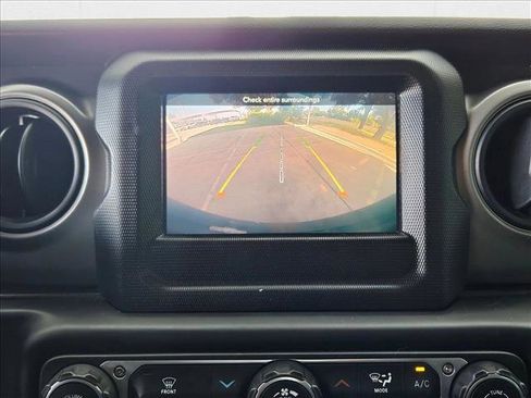 Used 2022 Jeep Wrangler Unlimited Sport image 12