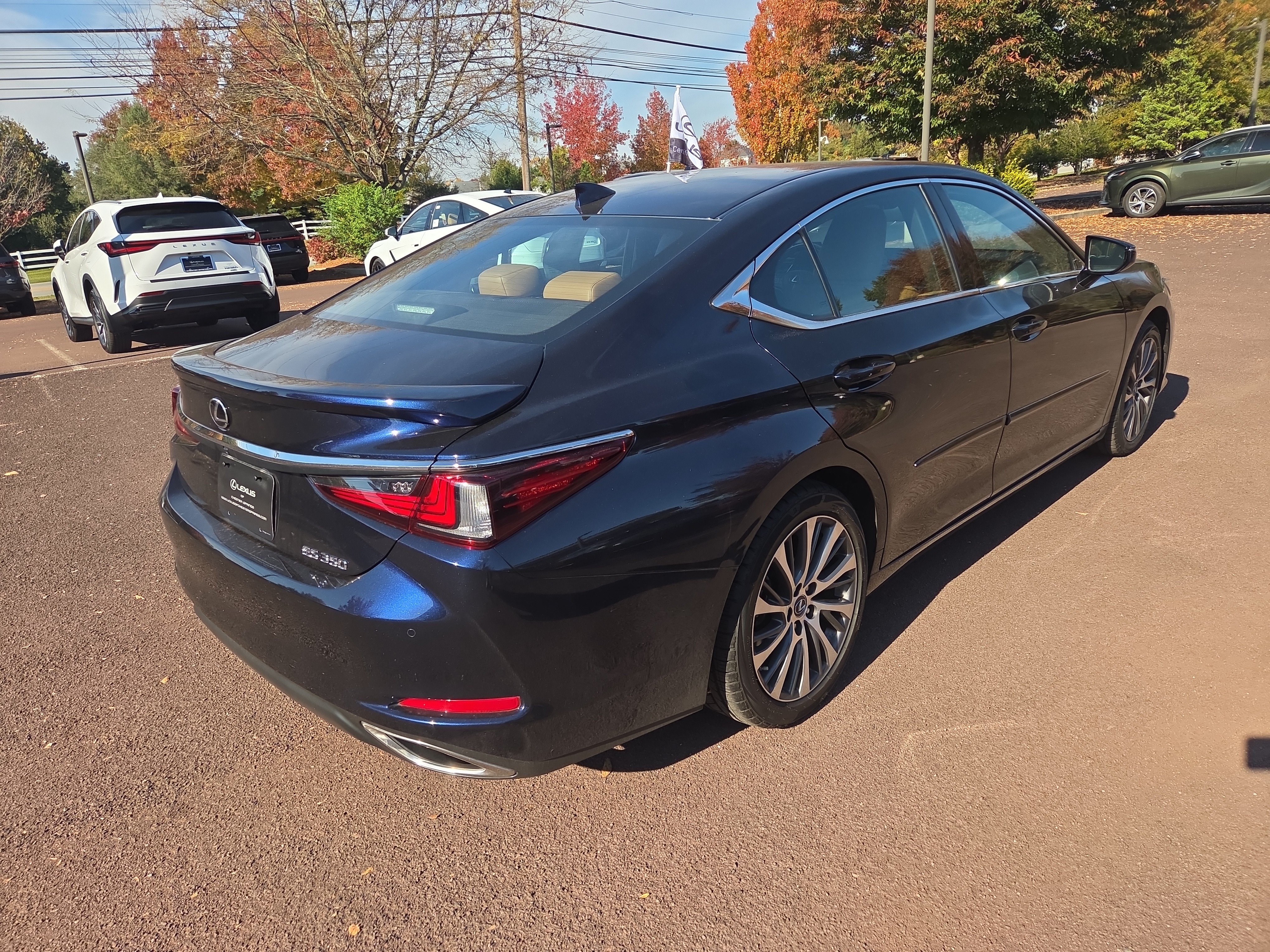 Certified 2021 Lexus ES 350 w/ Premium Package FWD image 3