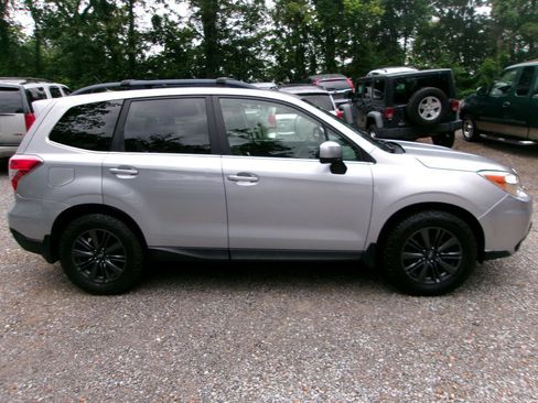 Used 2015 Subaru Forester 2.5i Limited AWD/4WD image 7