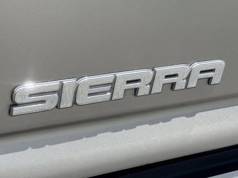 Used 2003 GMC Sierra 2500 SLT w/ SLT Preferred Equipment Group AWD/4WD image 23