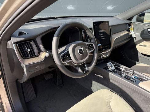 Used 2026 Volvo XC60 B5 Plus w/ Climate Package image 4