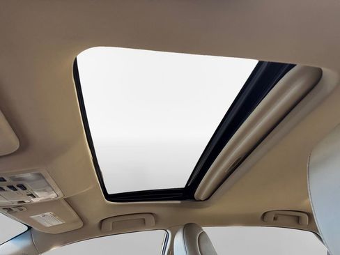 Used 2013 Toyota Avalon Limited image 23