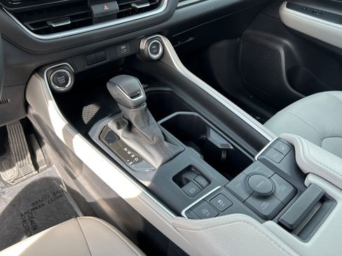 Certified 2025 Toyota Grand Highlander AWD image 20