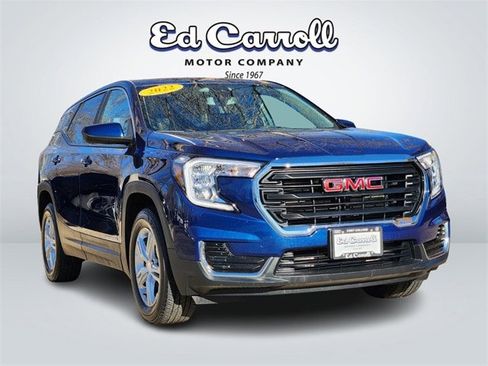 Used 2022 GMC Terrain SLE image 3