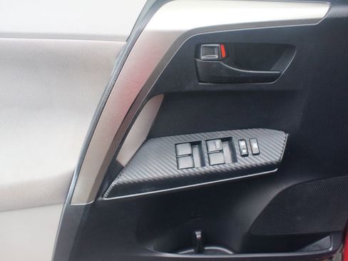 Used 2013 Toyota RAV4 XLE FWD image 18