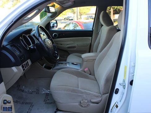 Used 2009 Toyota Tacoma PreRunner RWD image 19