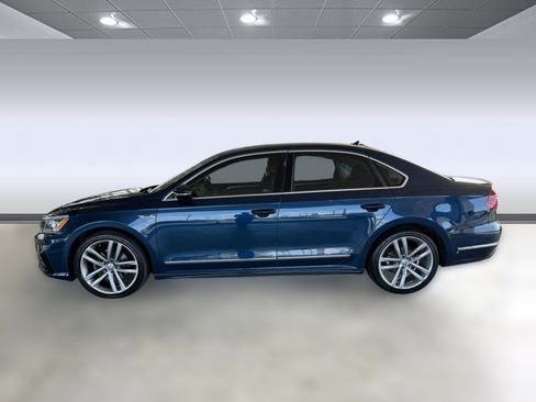 Used 2019 Volkswagen Passat 2.0T SE R-Line FWD image 2
