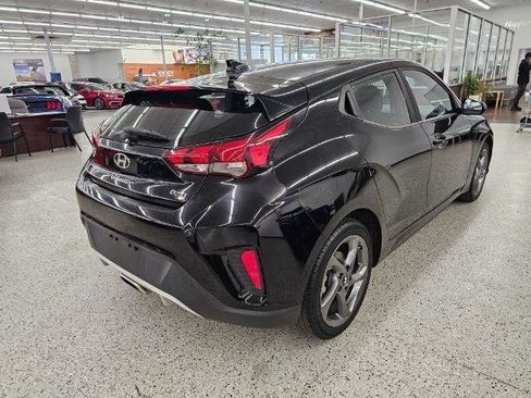Used 2019 Hyundai Veloster 2.0 image 4