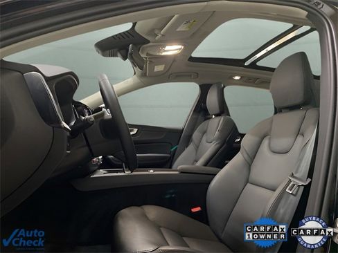 Used 2025 Volvo XC60 B5 Plus image 20