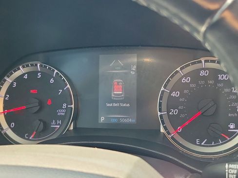 Used 2021 Toyota Highlander LE FWD image 26