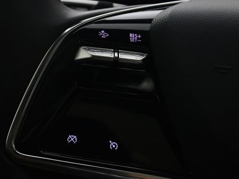 Used 2024 Cadillac Lyriq Tech RWD image 20