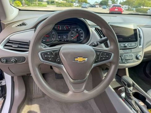 Used 2023 Chevrolet Malibu LS FWD image 10