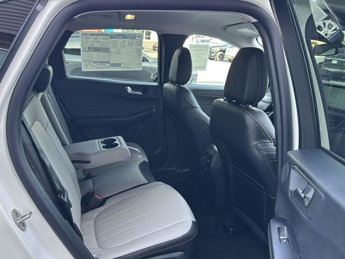 New 2026 Ford Escape SE w/ PHEV Premium Package image 16