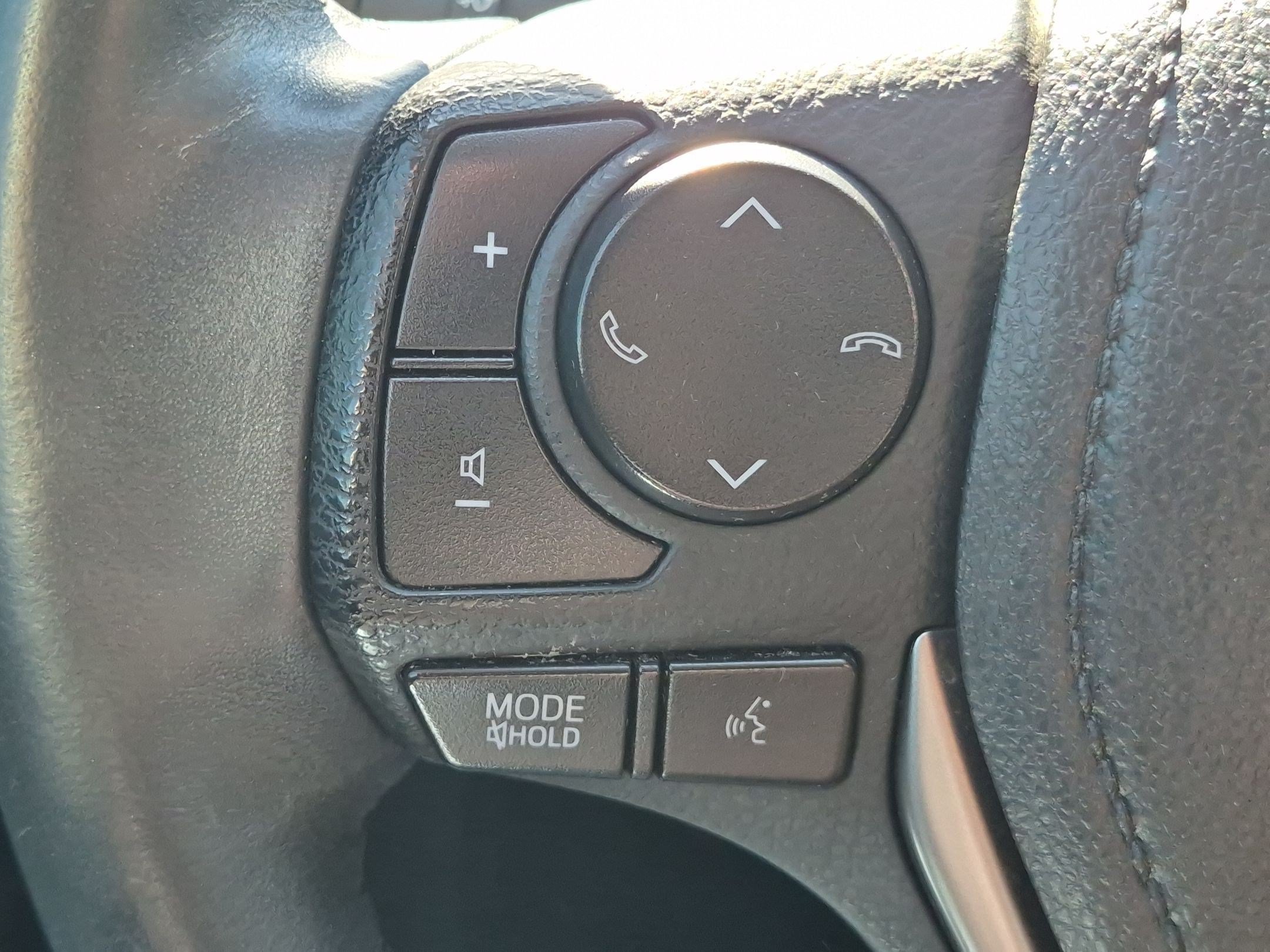 Used 2018 Toyota RAV4 XLE AWD/4WD image 17