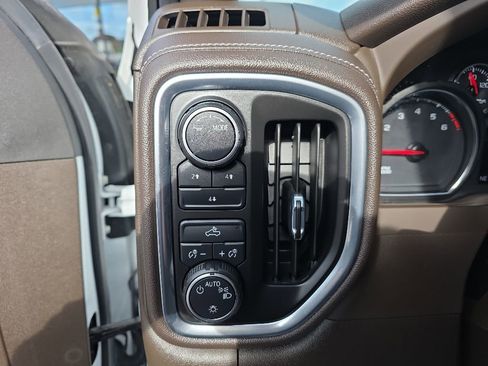 Used 2022 Chevrolet Silverado 2500 LT AWD/4WD image 20