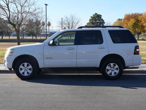 Used 2008 Ford Explorer XLT image 3
