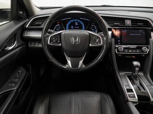 Used 2018 Honda Civic Touring image 19
