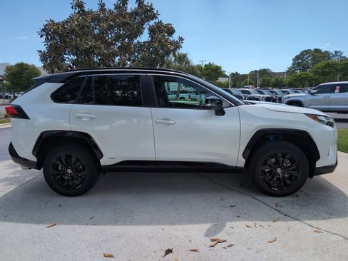 Used 2023 Toyota RAV4 XSE AWD/4WD image 11