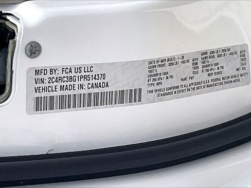 Used 2023 Chrysler Pacifica Touring-L AWD/4WD image 19
