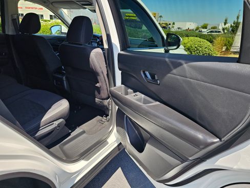 Used 2024 Nissan Pathfinder SV FWD image 27