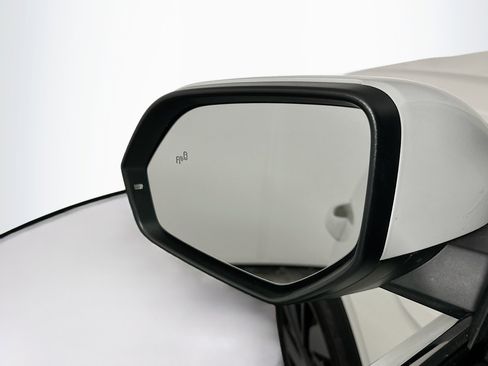 Used 2025 Volkswagen Atlas SE image 16