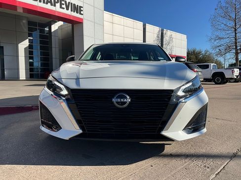 Used 2025 Nissan Altima 2.5 SV image 4