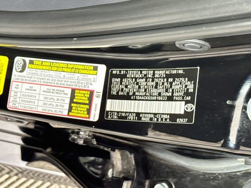 Used 2025 Toyota Camry LE FWD image 24