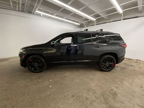 Used 2024 Chevrolet Traverse Premier w/ Redline Edition image 3