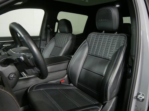 Used 2024 GMC Sierra EV Denali AWD/4WD image 13