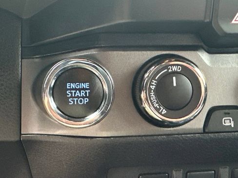Used 2021 Toyota Tacoma TRD Off-Road w/ Technology Package AWD/4WD image 23