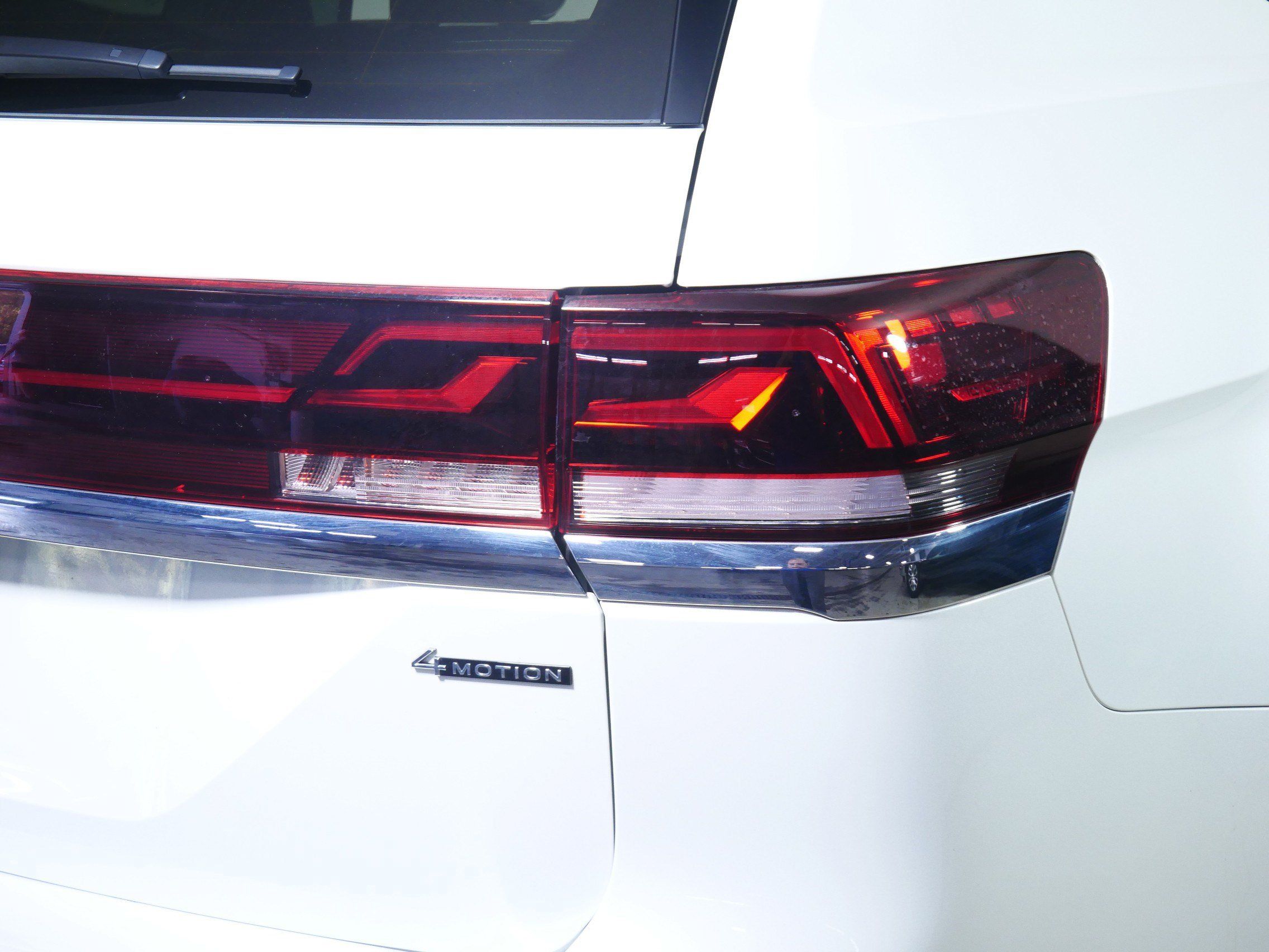 Used 2024 Volkswagen Atlas SEL Premium R-Line AWD/4WD image 17
