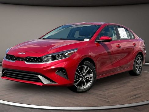 Used 2024 Kia Forte LXS FWD image 3