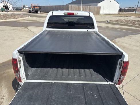 Used 2004 Chevrolet Colorado LS image 14