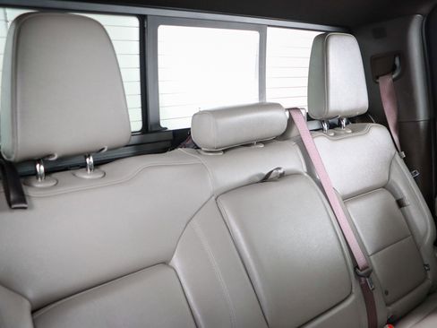 Used 2024 GMC Sierra 1500 SLT AWD/4WD image 30