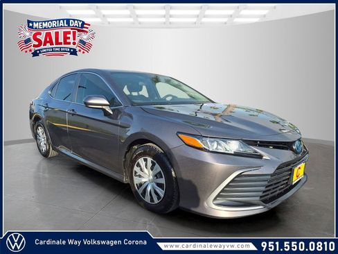 Used 2022 Toyota Camry LE FWD image 1
