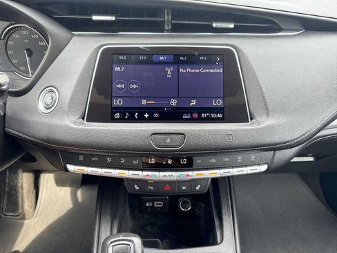 Used 2019 Cadillac XT4 Premium Luxury w/ Cold Weather Package FWD image 27